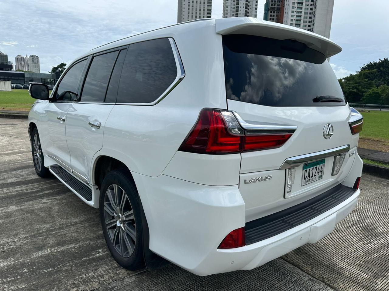 2016 LEXUS  LX 570