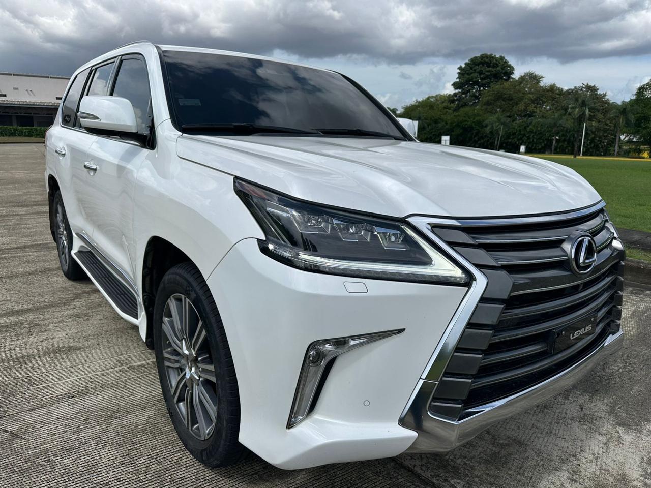 2016 LEXUS LX 570