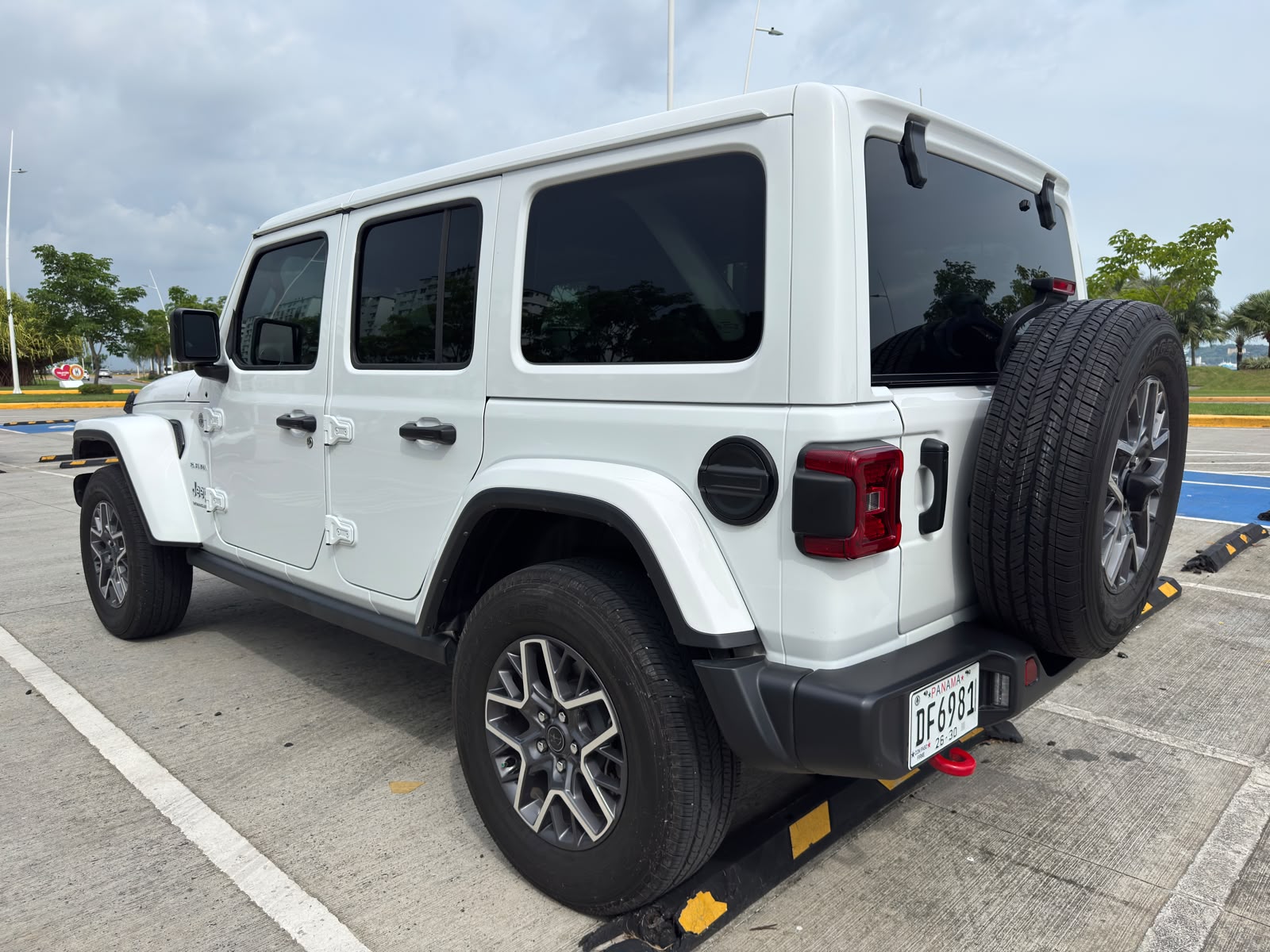 2024 JEEP  WRANGLER SAHARA