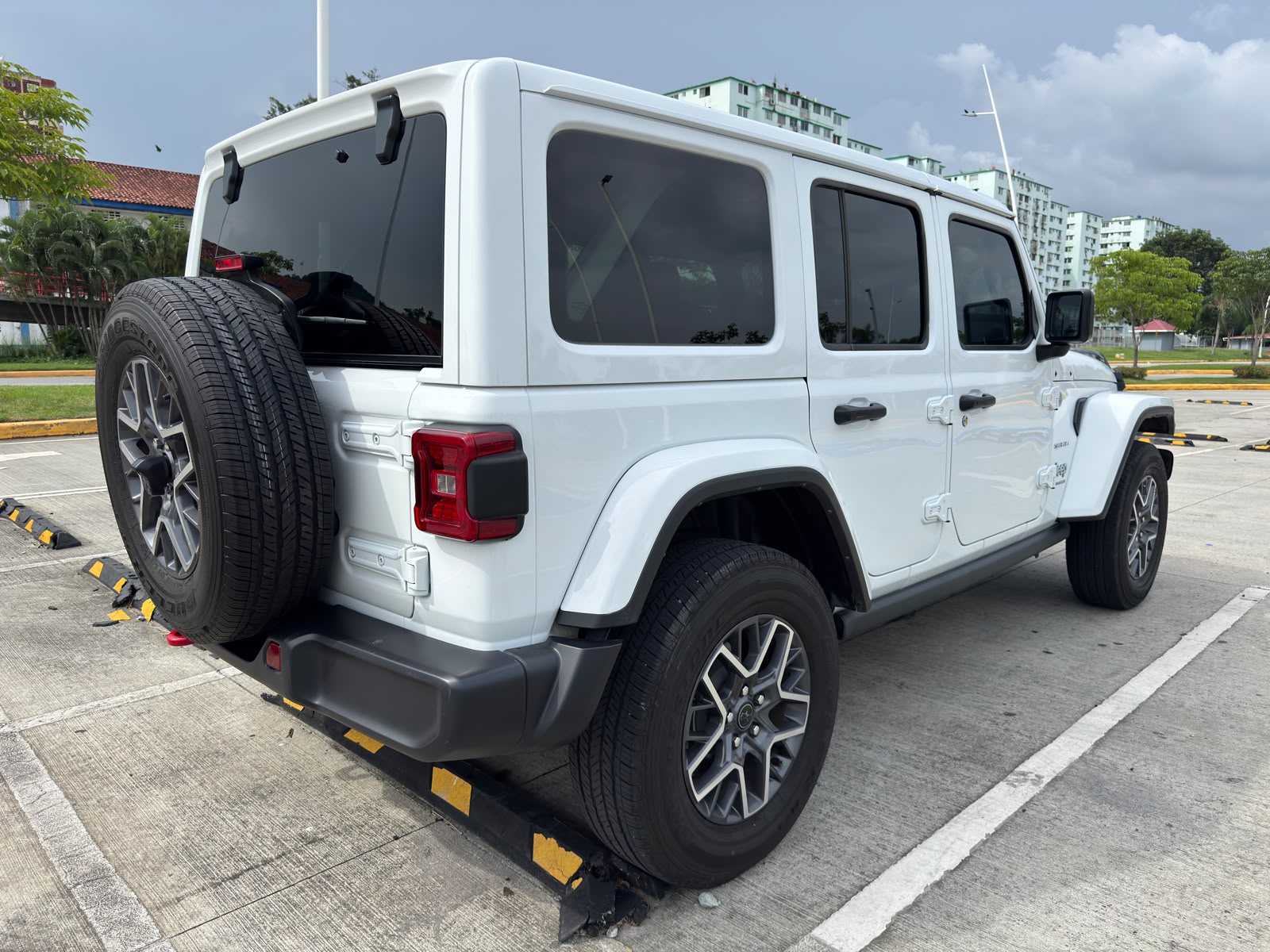 2024 JEEP  WRANGLER SAHARA