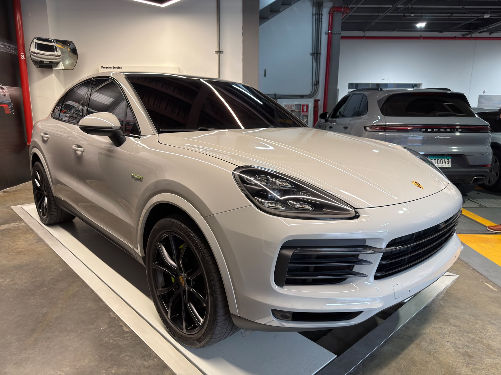 2022 PORSCHE CAYENNE E- HYBRID