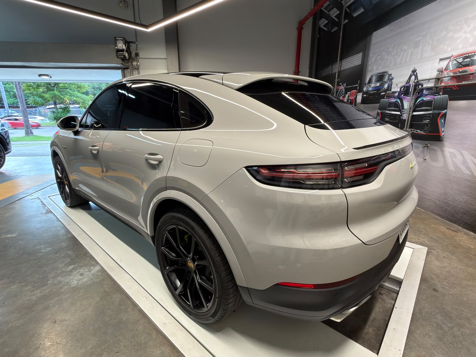 2022 PORSCHE CAYENNE E- HYBRID