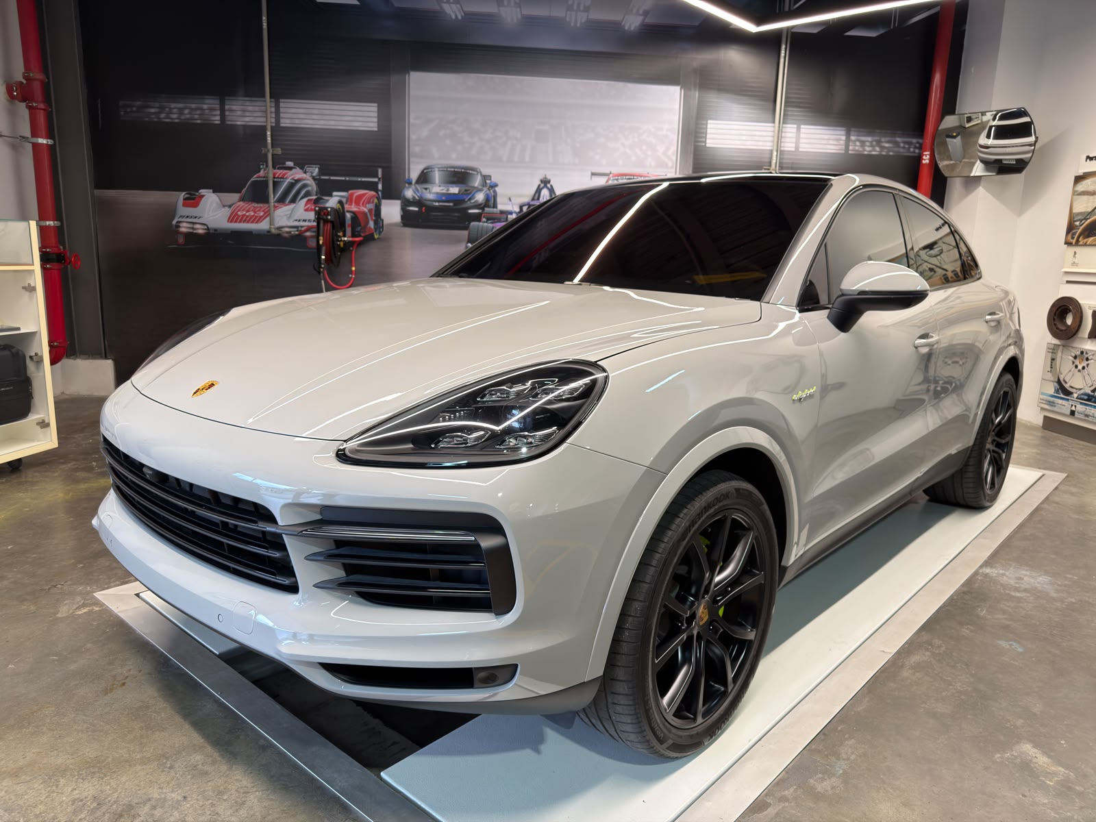 2022 PORSCHE CAYENNE E- HYBRID