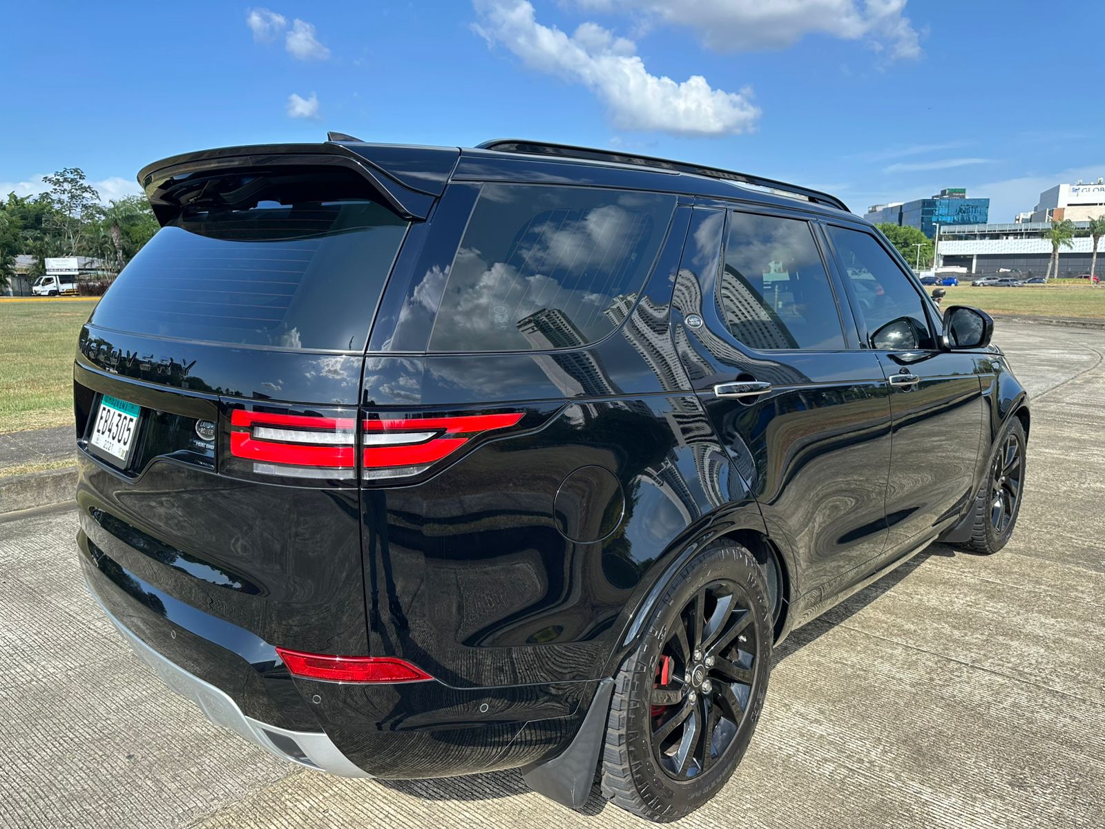 2020 LAND ROVER DISCOVERY BLACK EDITION