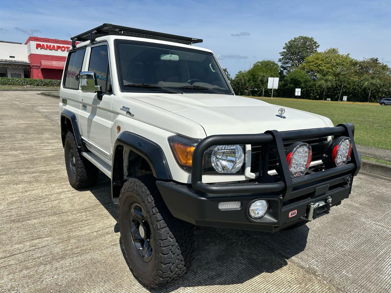 2022 TOYOTA  LAND CRUISER 71 VERSION ANIVERSARIO