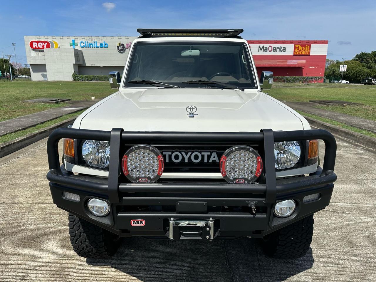2022 TOYOTA  LAND CRUISER 71 VERSION ANIVERSARIO