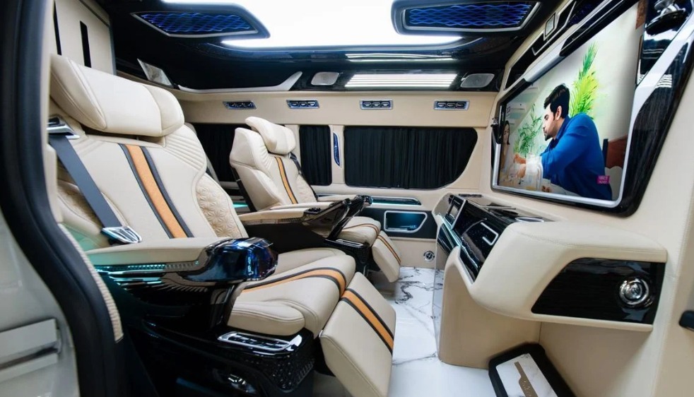 2025 TOYOTA  Hiace GL Luxury  Executive