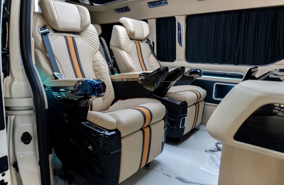 2025 TOYOTA  Hiace GL Luxury  Executive