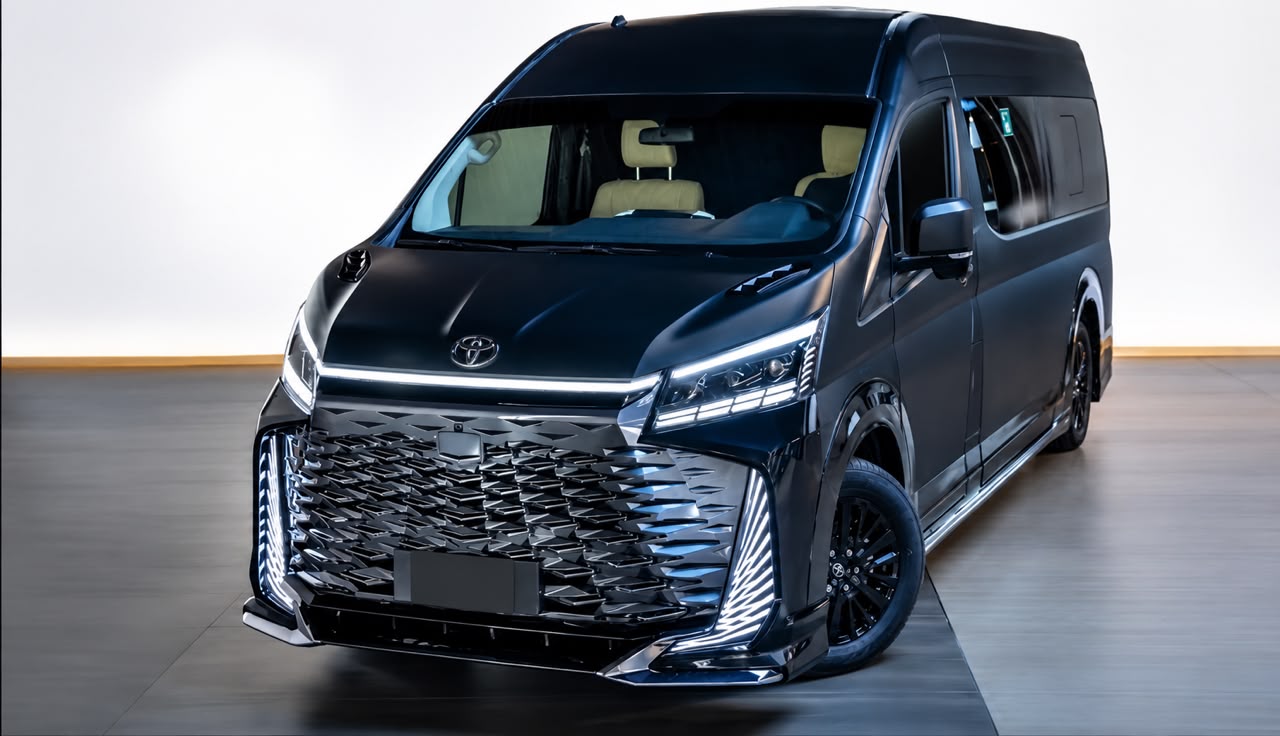2025 TOYOTA  Hiace GL Luxury  Executive