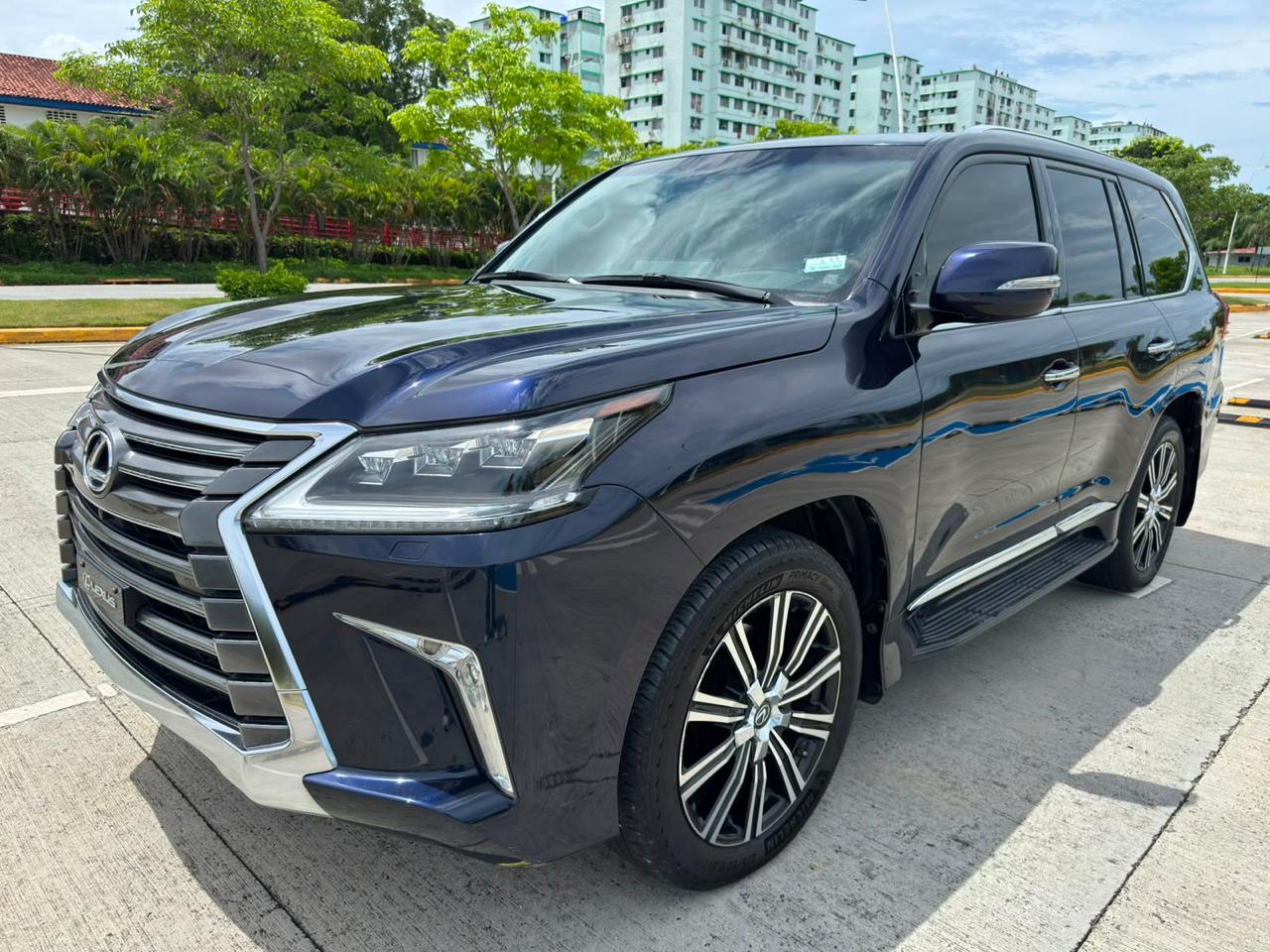 2019 LEXUS  LX 570