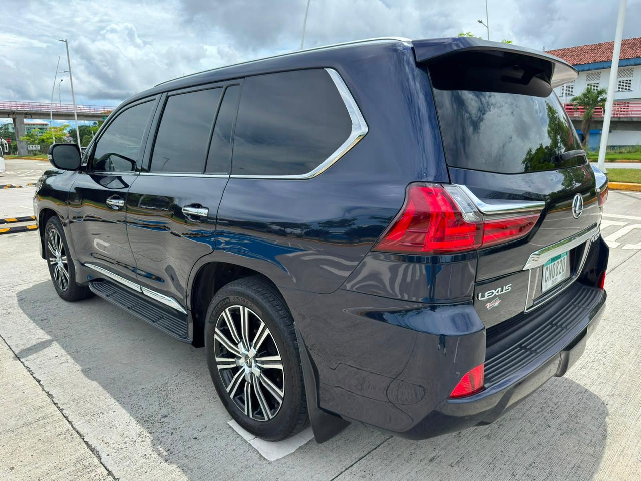 2019 LEXUS  LX 570