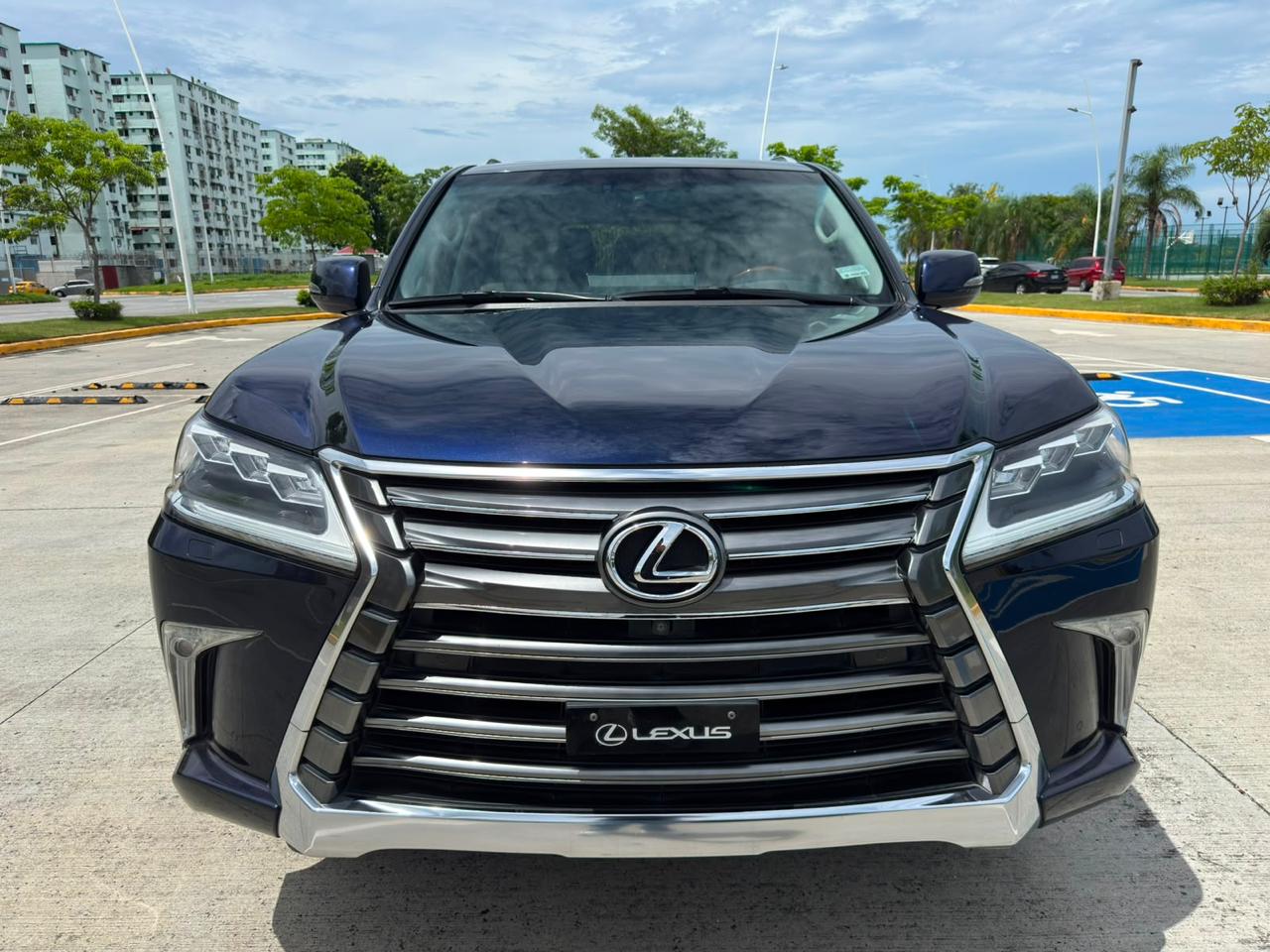 2019 LEXUS  LX 570