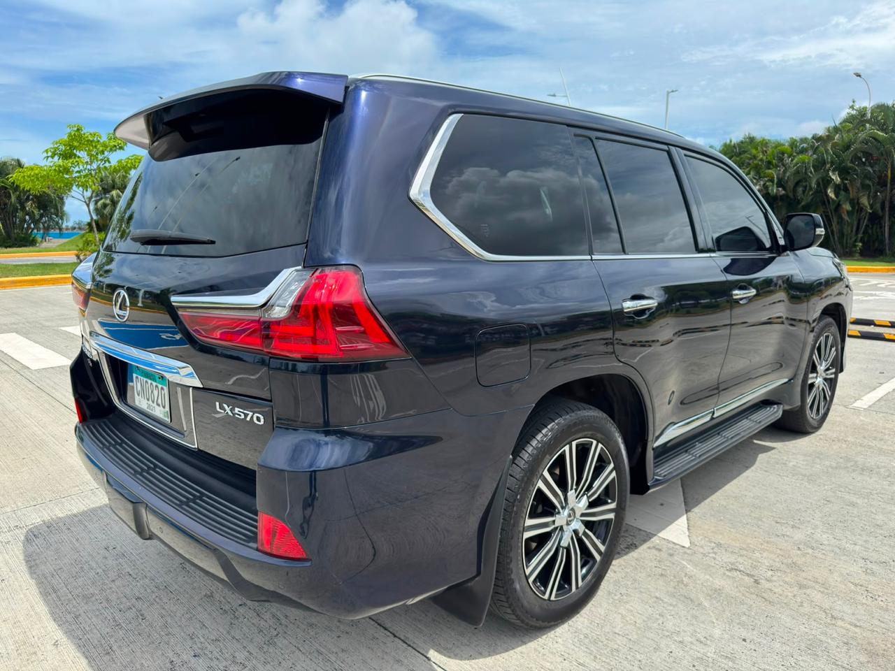 2019 LEXUS  LX 570