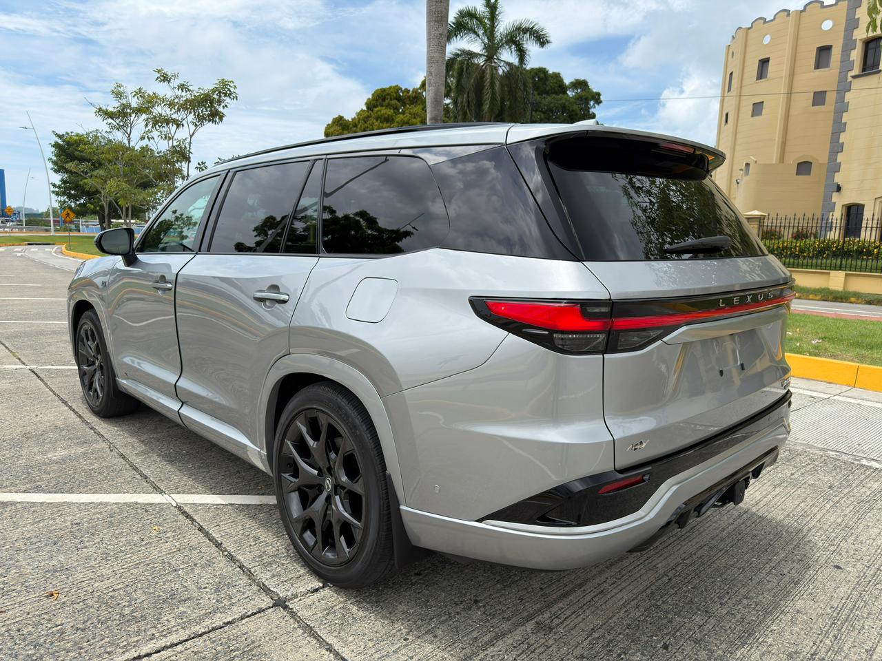 2026  LEXUS TX500 F SPORT