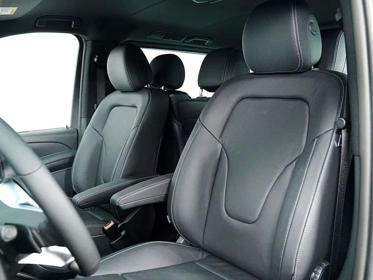 2026 MERCEDES BENZ  V300 AVANTGARDE