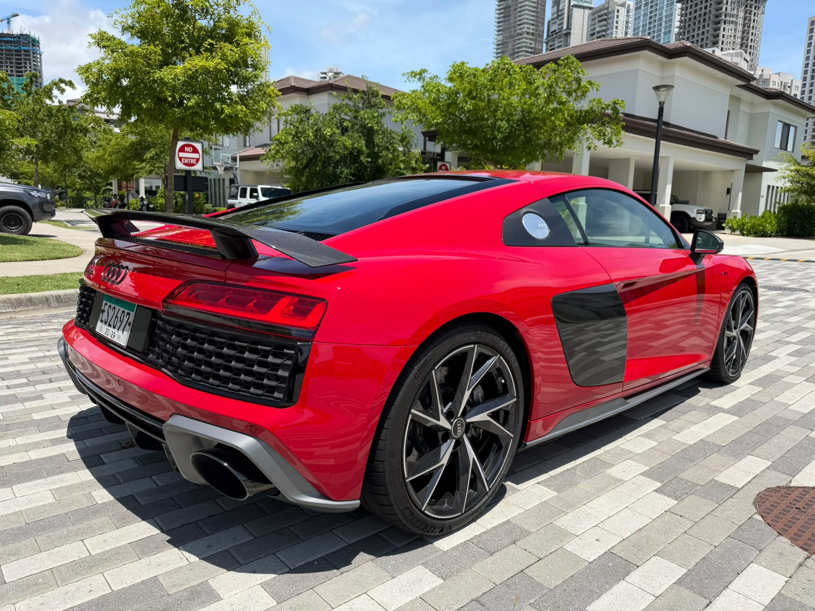 2025 AUDI  R8 V10 PLUS