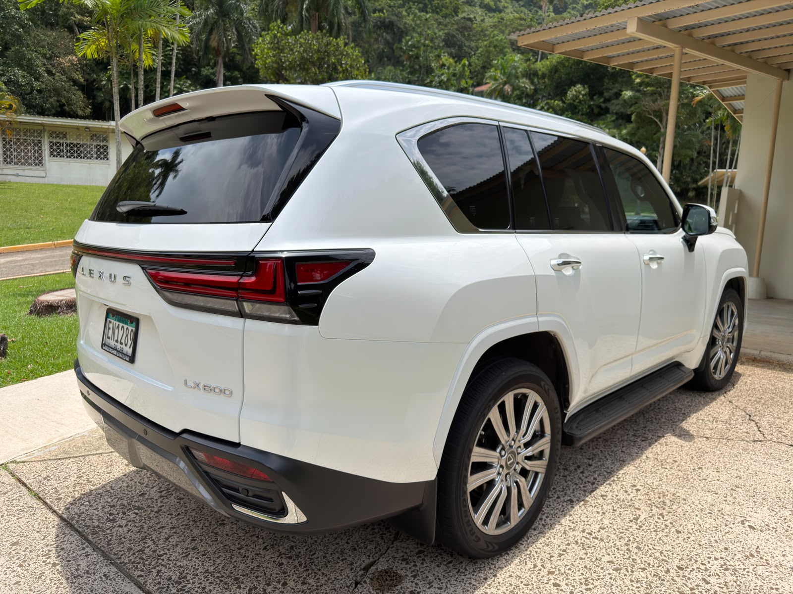 2023 LEXUS  LX600 ULTRA LUXURY