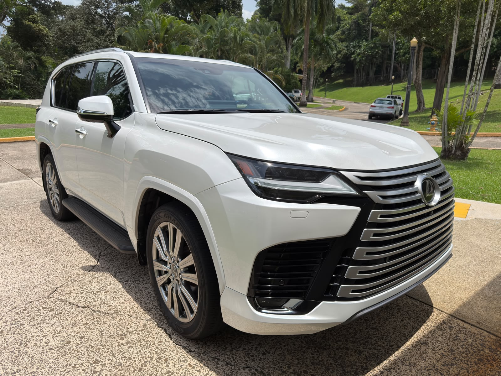 2023 LEXUS LX600 ULTRA LUXURY