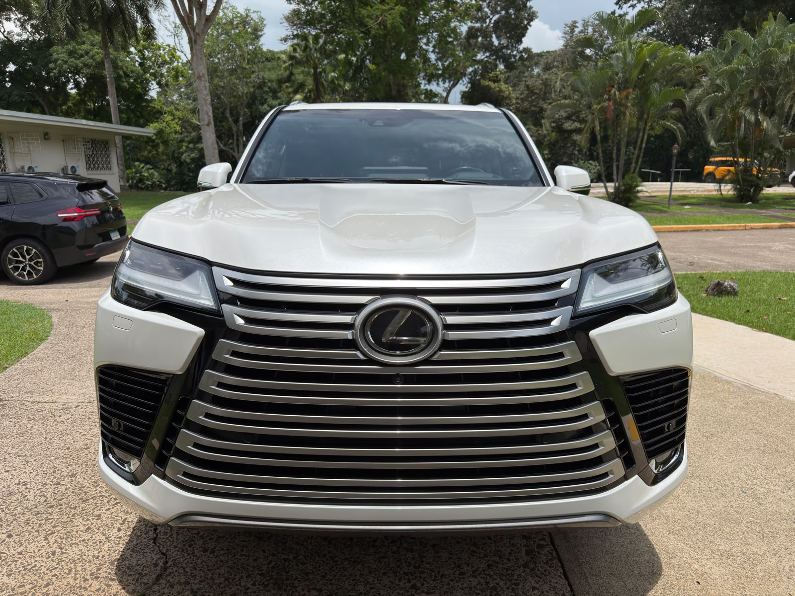 2023 LEXUS  LX600 ULTRA LUXURY