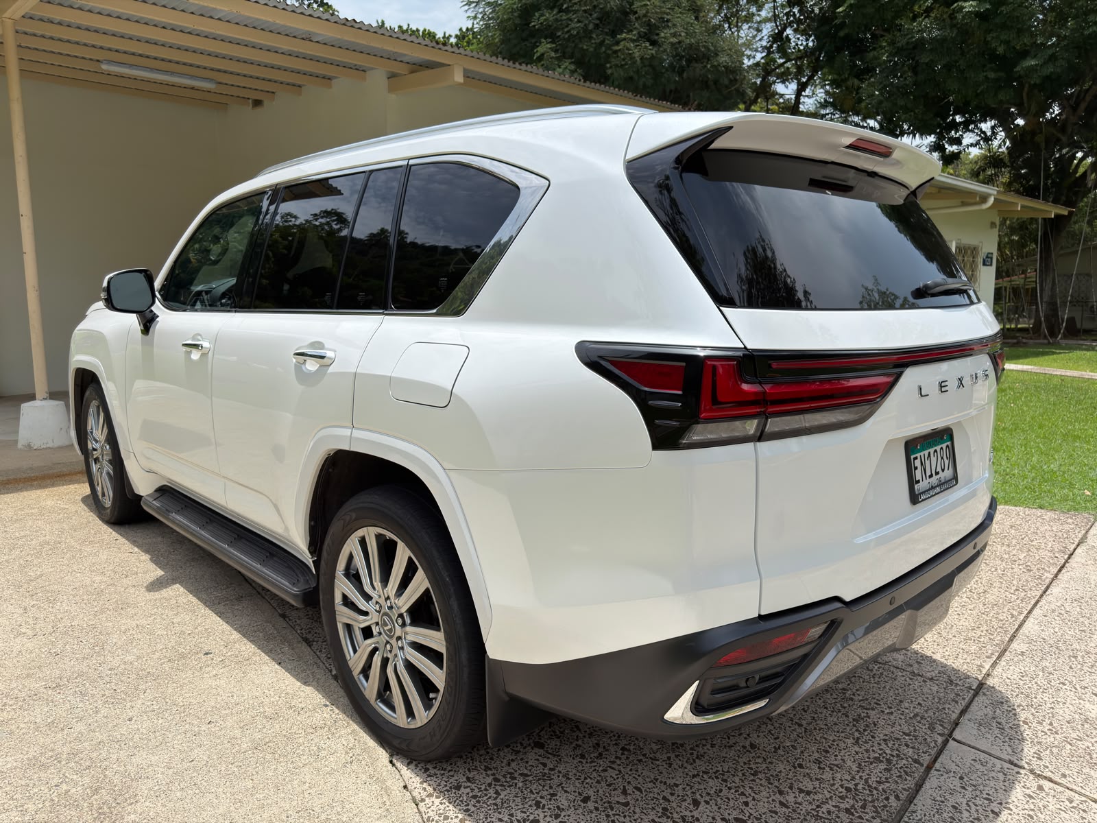 2023 LEXUS  LX600 ULTRA LUXURY