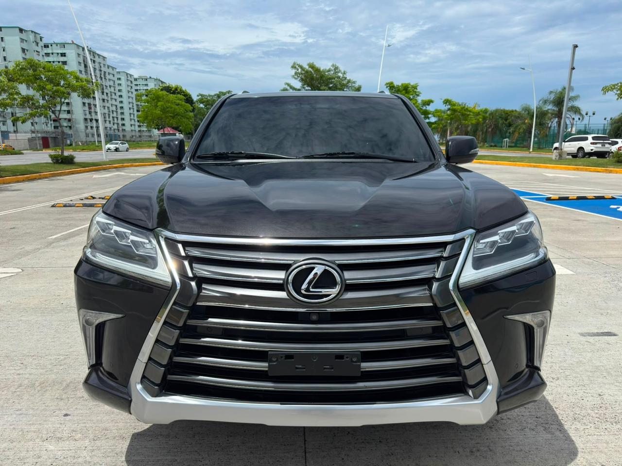 2018 LEXUS  LX 570