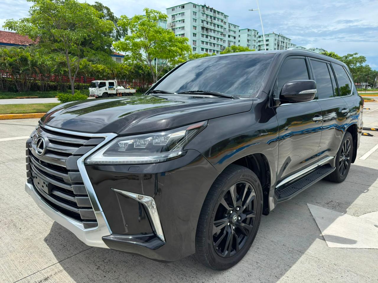 2018 LEXUS  LX 570
