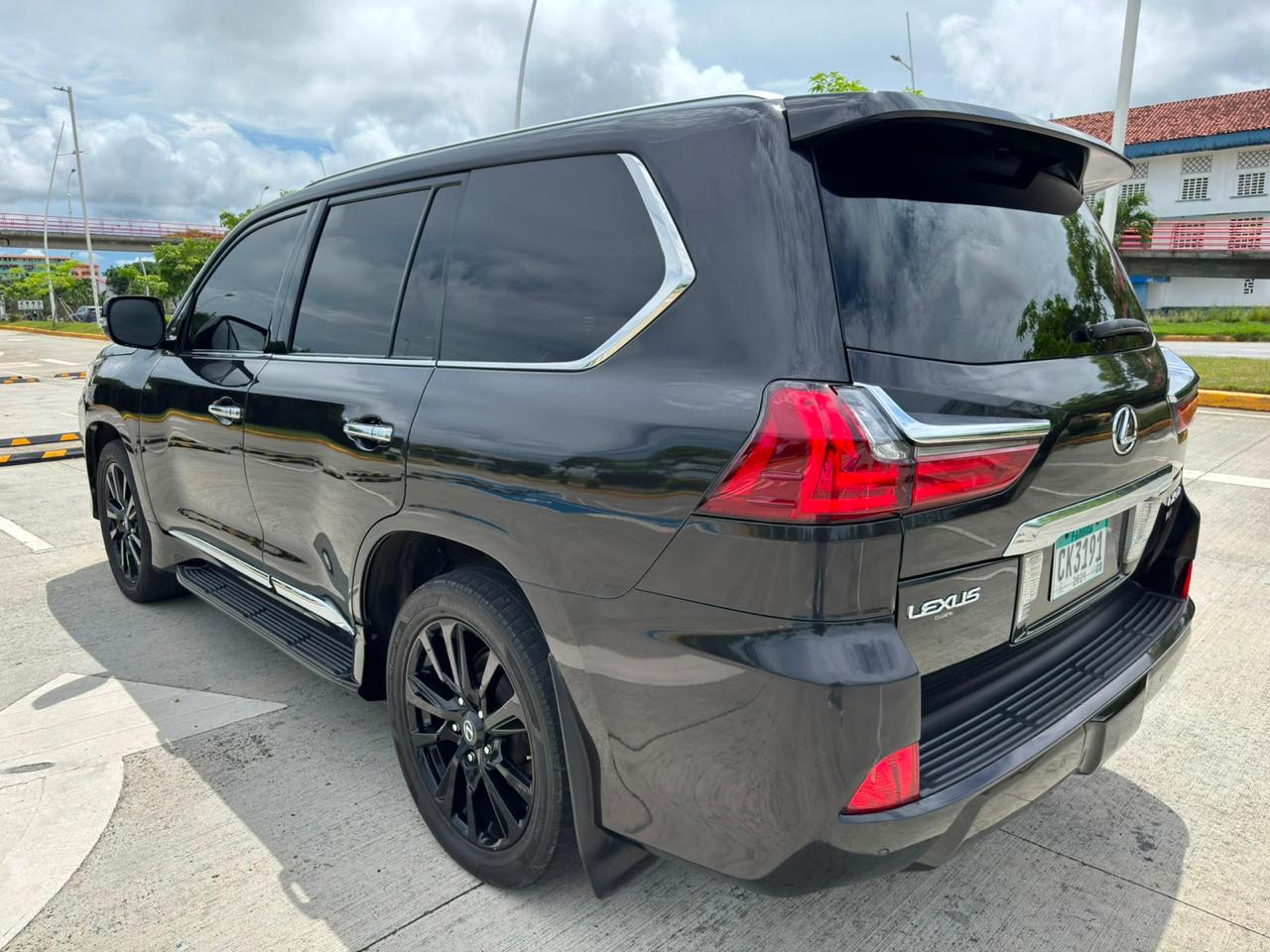 2018 LEXUS  LX 570